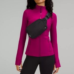 Lululemon everywhere belt bag large